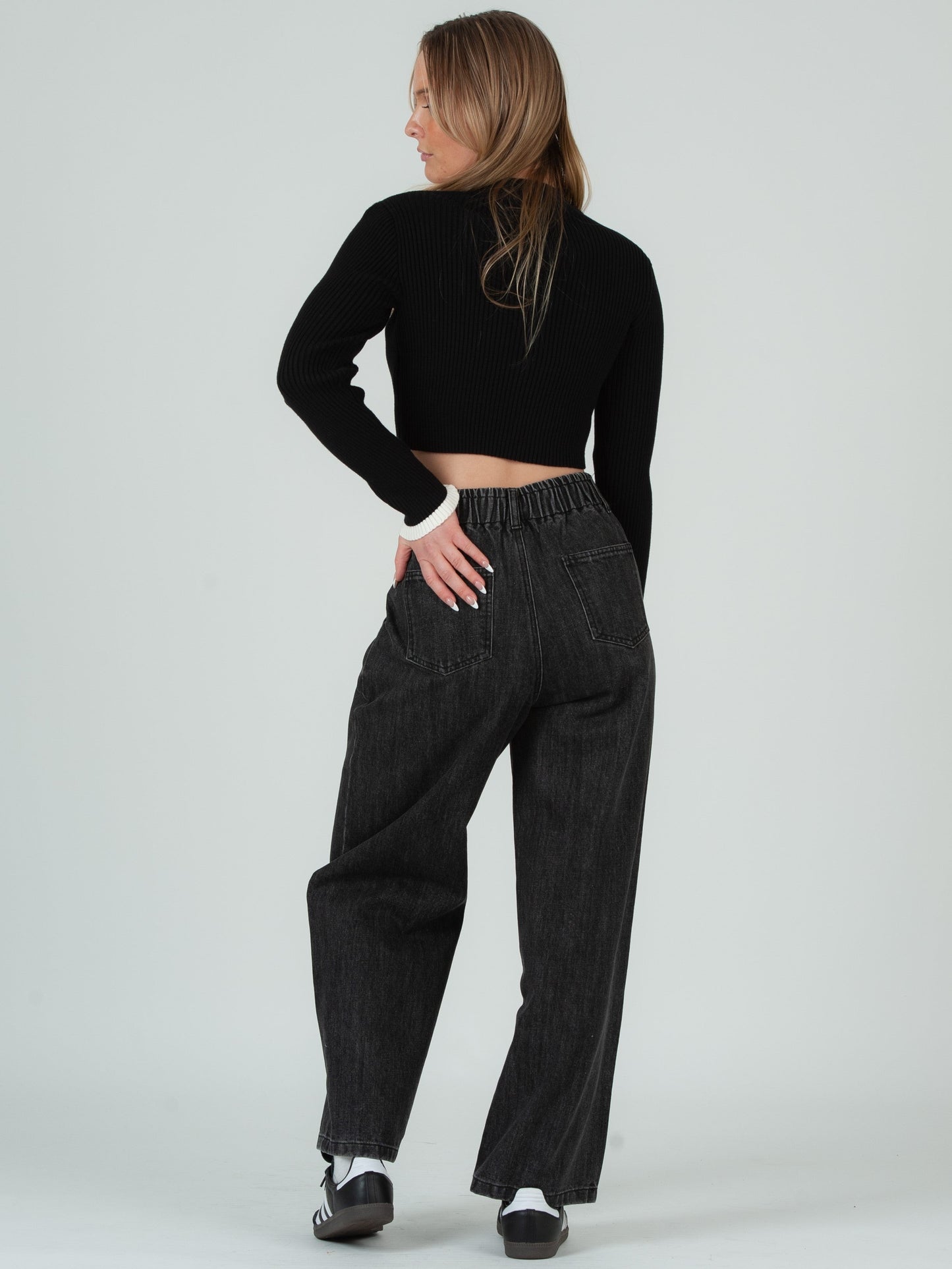 Women’s Ribbed Crew Neck Sweater