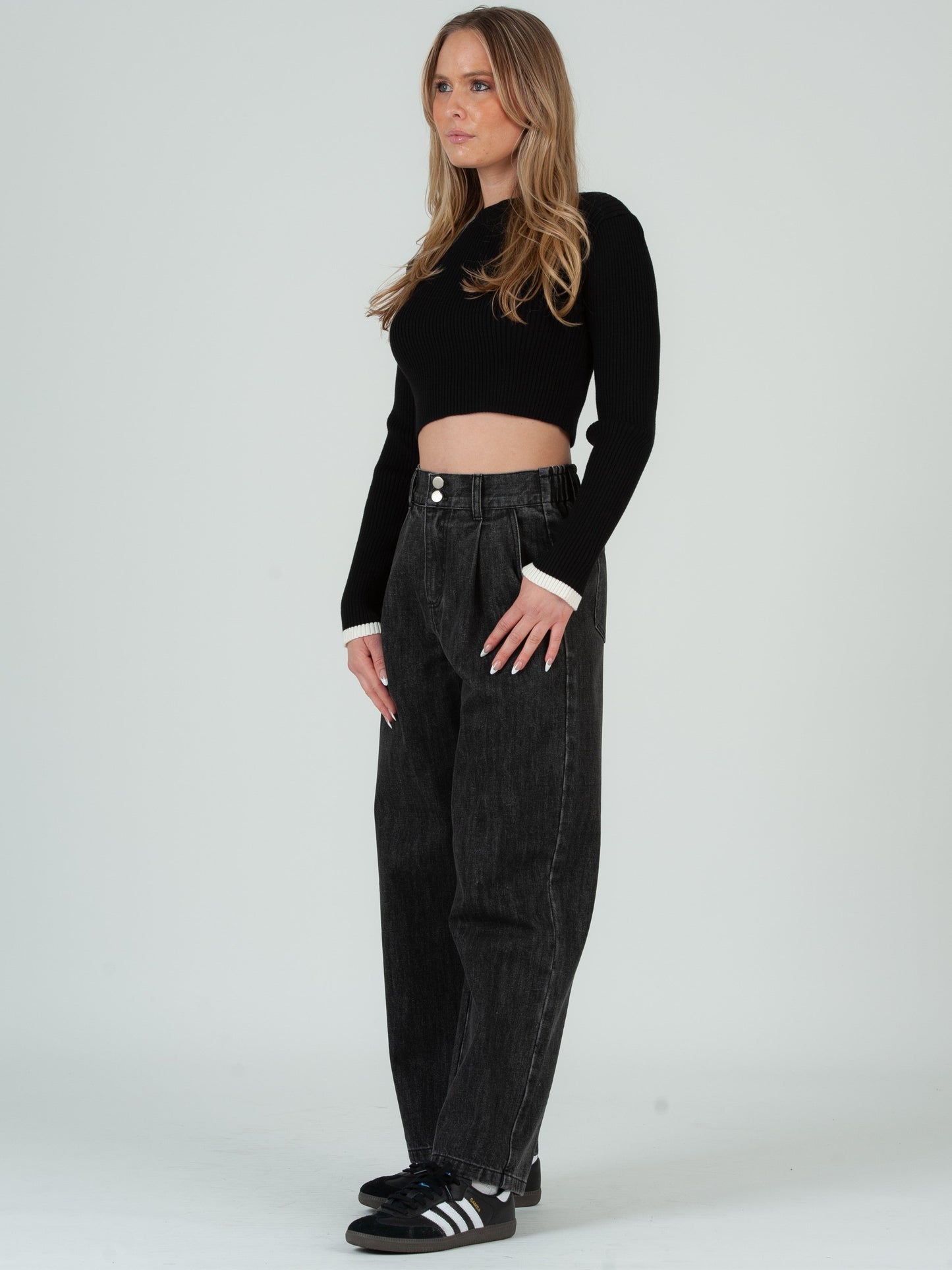 Women’s Ribbed Crew Neck Sweater