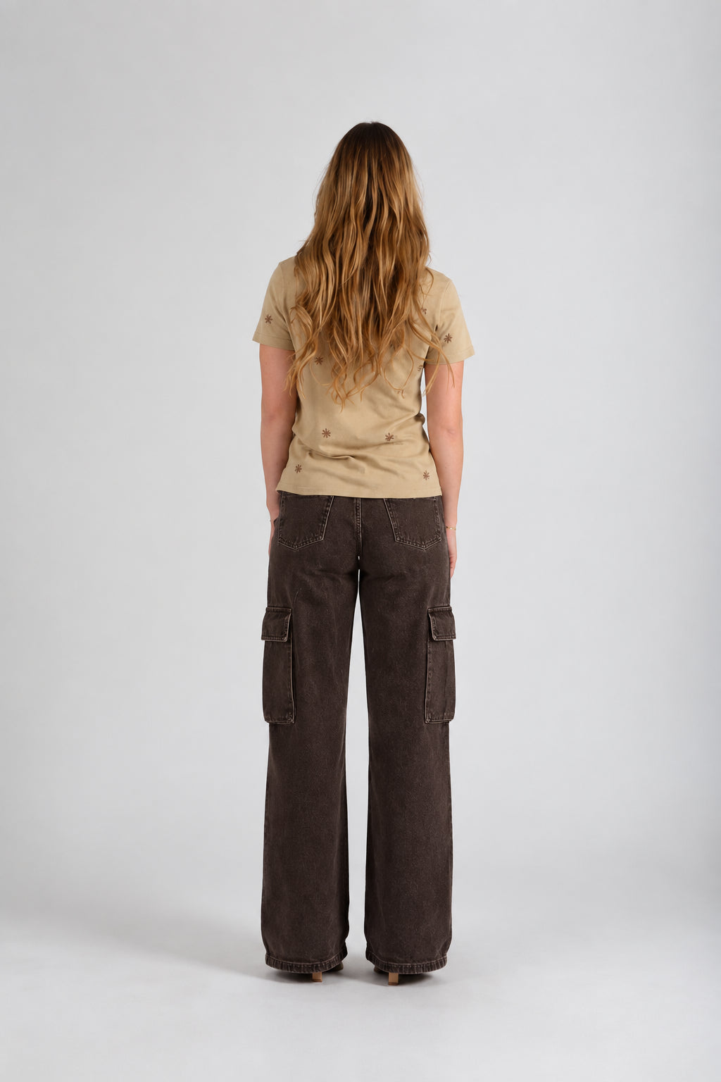 Women’s Daisy Embroidered Tee Shirt