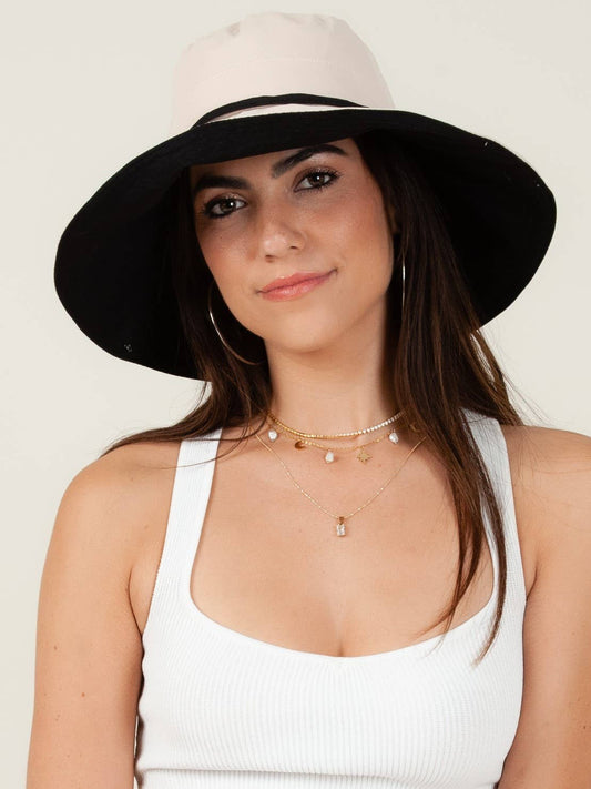 REVERSIBLE BUCKET HAT