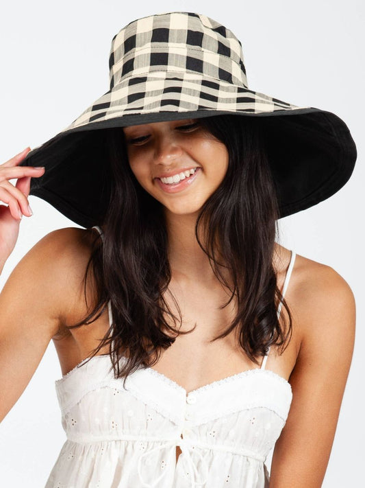 CHECKERED BUCKET HAT