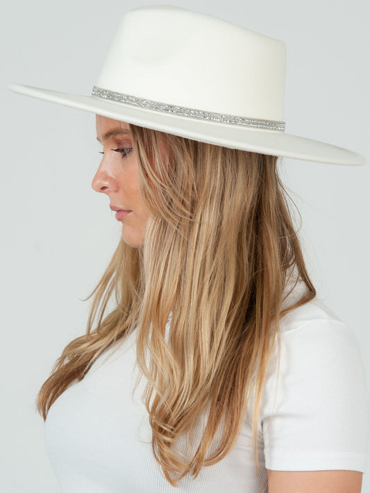 WHITE RANCHER HAT WITH TRIM